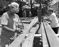 1sanding_s.jpg (18006 bytes)