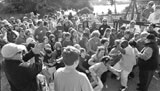 2grandopening_s.jpg (6274 bytes)