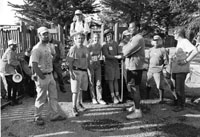 2grouphangout_s.jpg (16966 bytes)