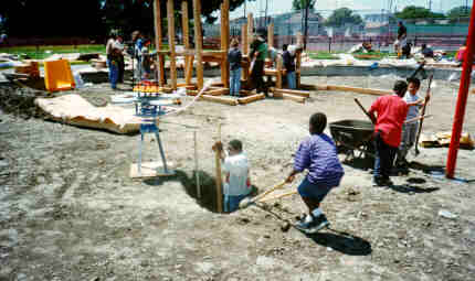 DiggingAHole.JPG (16600 bytes)