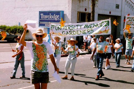 GardenersOnParade.jpg (53895 bytes)