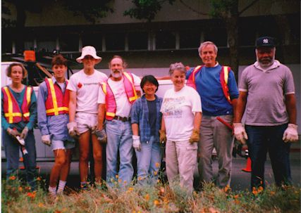 UnivAveGroupPortrait.jpg (32316 bytes)