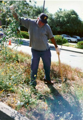 WorkingOnUnivAve1.jpg (51692 bytes)