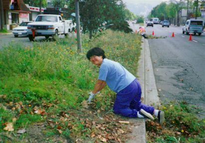 WorkingOnUnivAve2.jpg (32060 bytes)